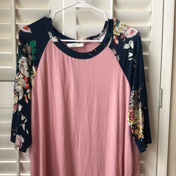 Blouse - Picture 2 of 2